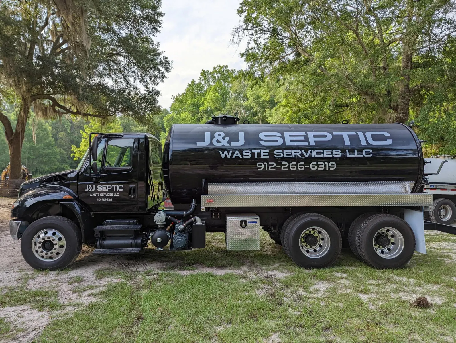 J&J Septic Waste Services LLC project photo from Ludowici